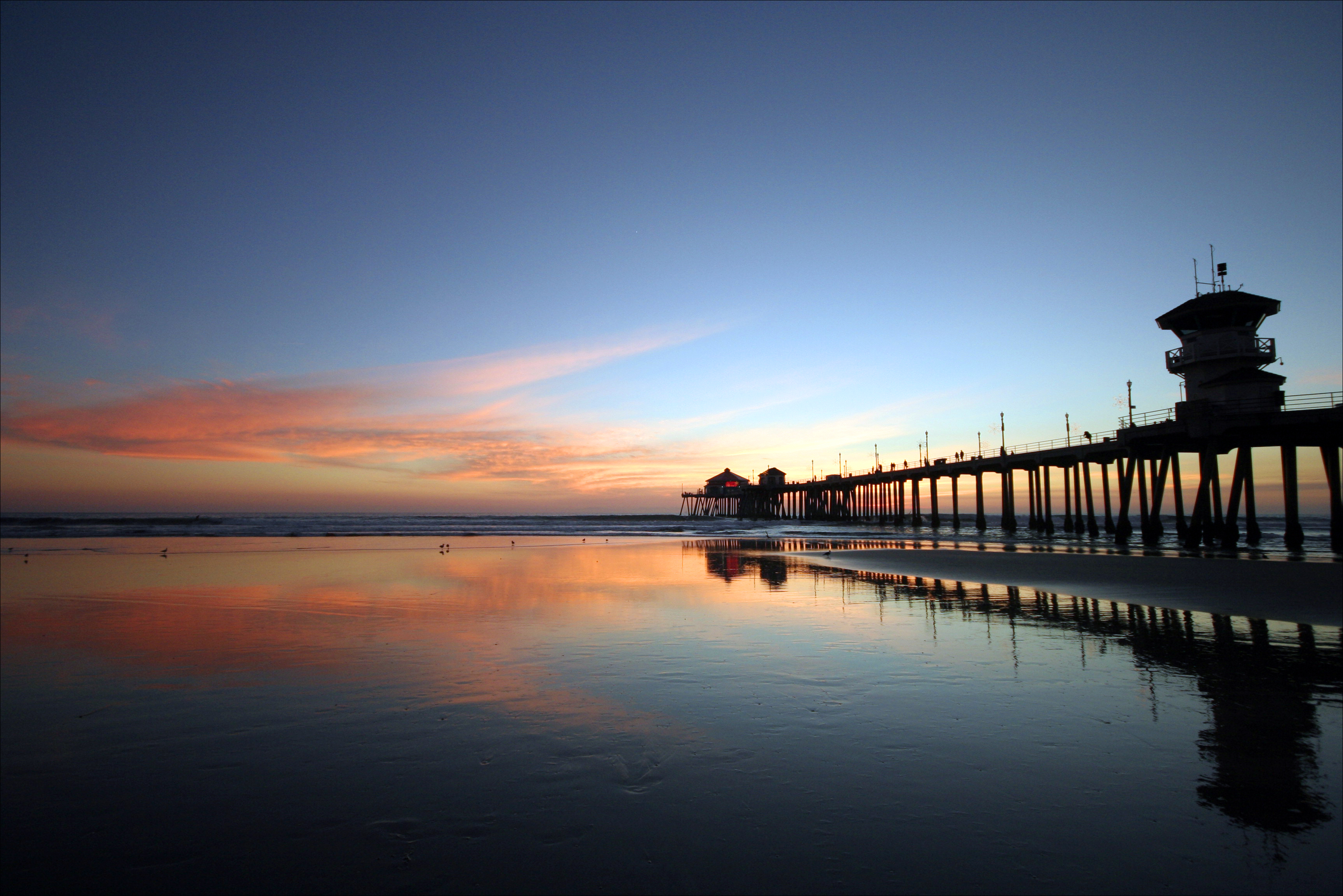 Huntington Beach Pier | Huntington beach pier, Huntington beach ca