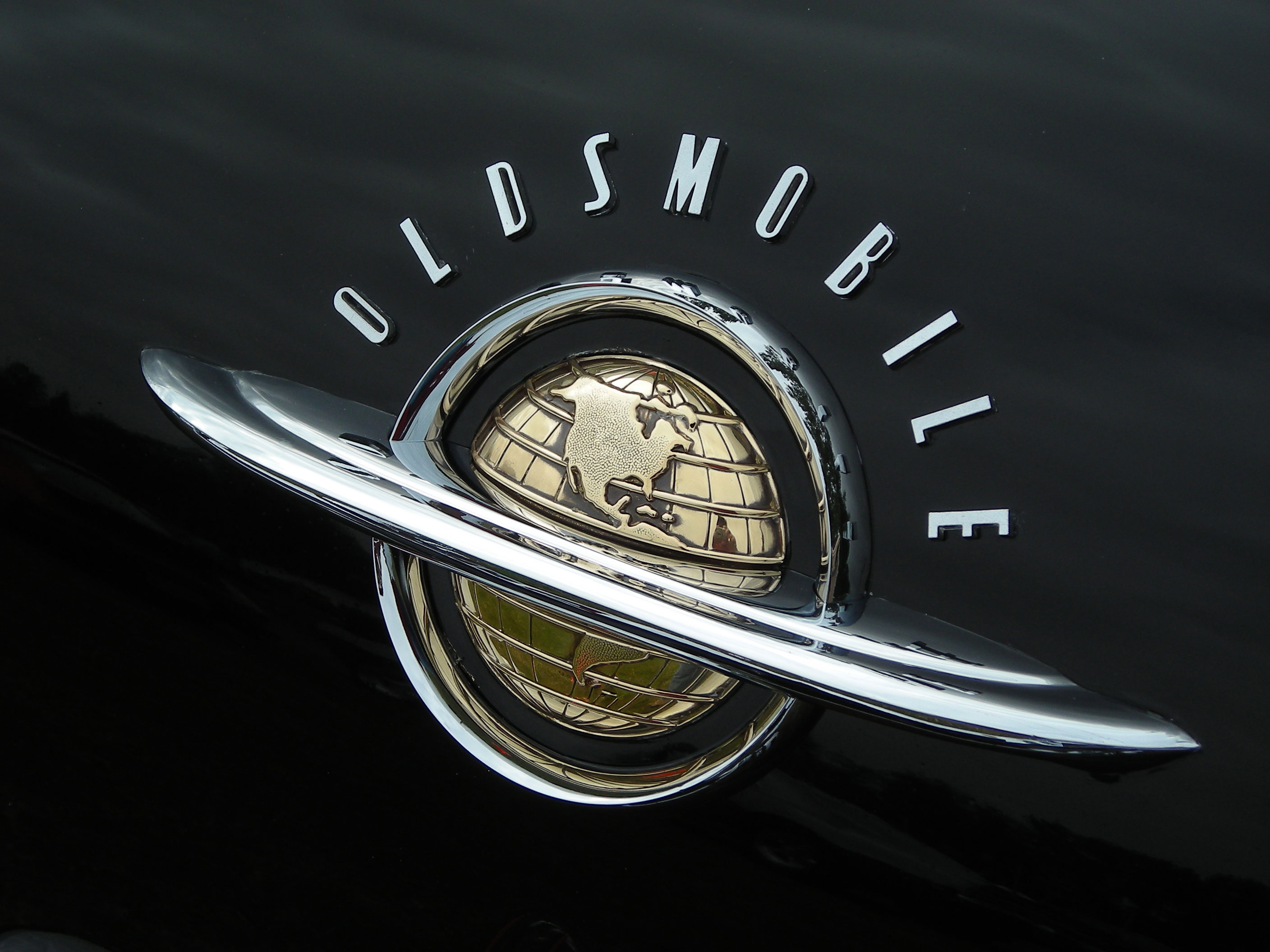Oldsmobile Emblem by Kelvin Desktop Wallpaper