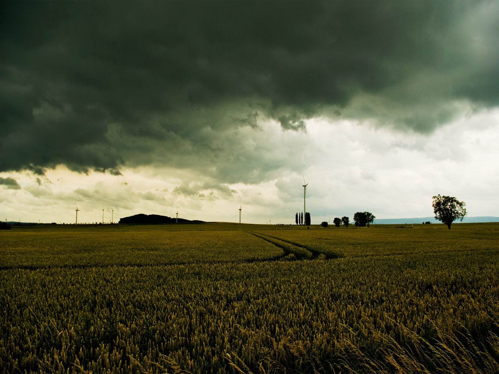 gloomy-weather-desktop-wallpaper