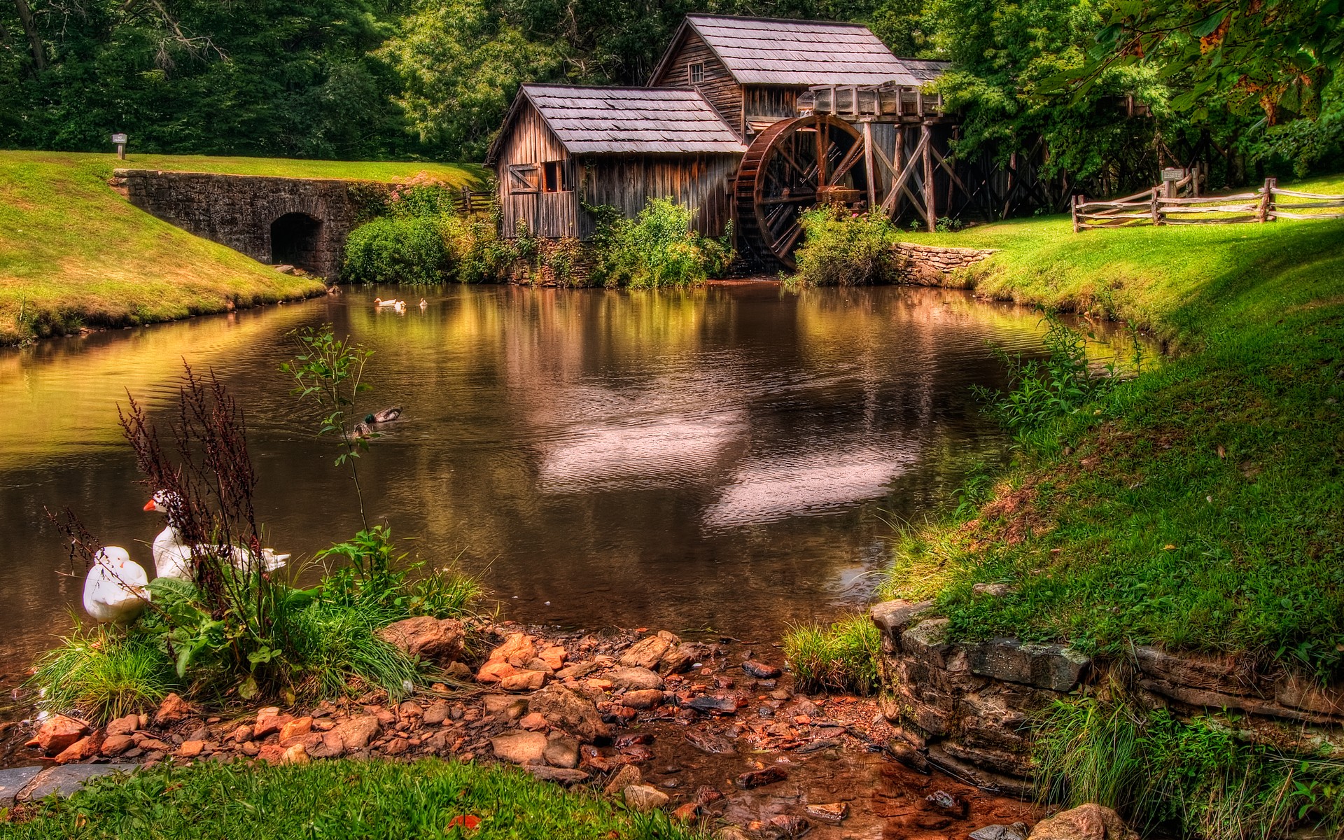 Peaceful Cottage Desktop Wallpaper